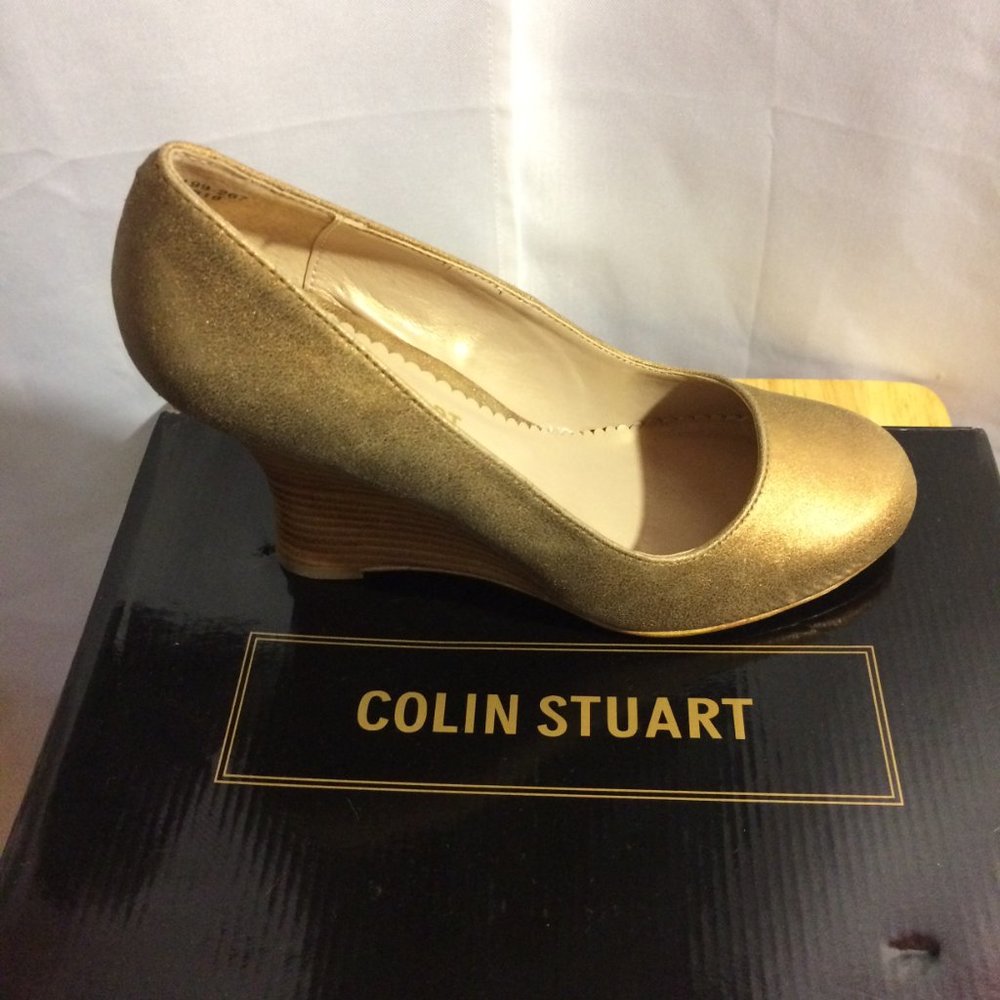 Women Shoe Size 7B New Gold Color Colin Stuart